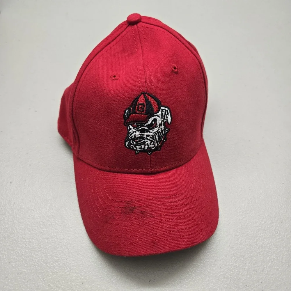 Georgia Bulldogs Unisex Baseball Cap ONE SIZE Red Fan Favorite Curved READ